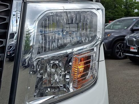 Used 2017 Nissan Titan SV AWD/4WD image 10