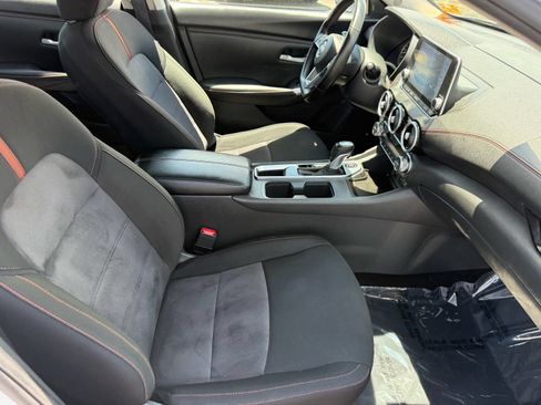 Used 2025 Nissan Sentra SR FWD image 30