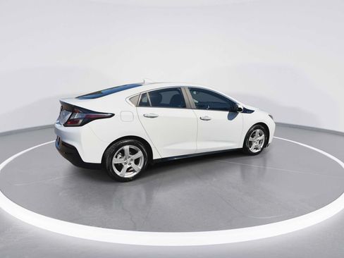 Used 2018 Chevrolet Volt LT w/ Comfort Package FWD image 8