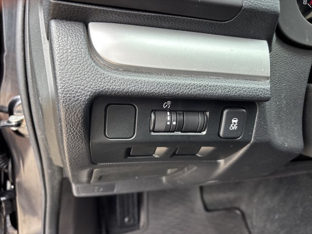 Used 2017 Subaru Crosstrek 2.0i Premium AWD/4WD image 22