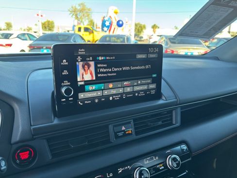 Used 2025 Honda Pilot TrailSport image 23