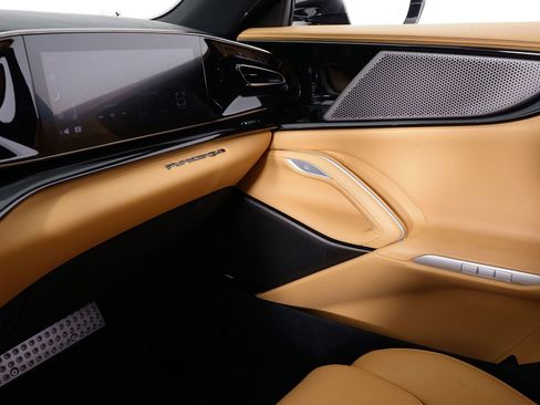 Used 2024 Ferrari Purosangue Base image 23