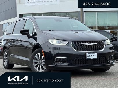 Used 2023 Chrysler Pacifica Touring-L