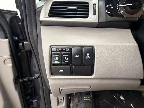 Used 2016 Honda Odyssey EX-L image 33
