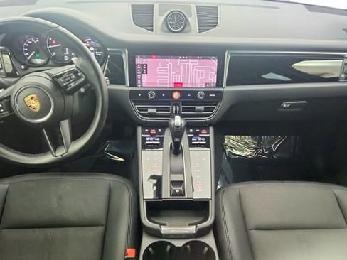 Used 2024 Porsche Macan image 19