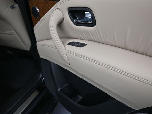 Used 2024 Nissan Armada SL w/ Captain's Chairs Package image 22