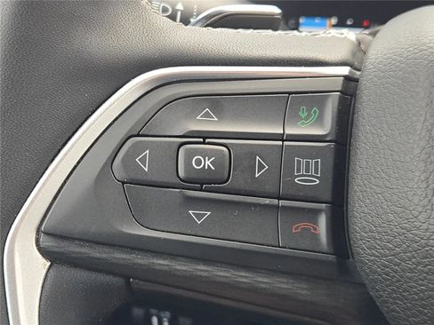 Certified 2024 Jeep Grand Cherokee Altitude image 35