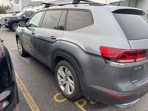 Used 2023 Volkswagen Atlas SE AWD/4WD image 2