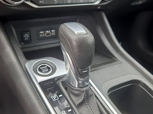 Used 2024 Nissan Sentra SV FWD image 15