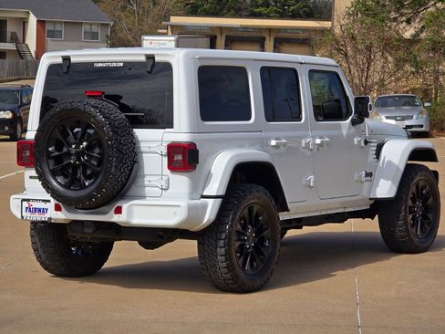 Used 2021 Jeep Wrangler Unlimited Sahara image 4