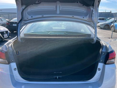 Used 2025 Nissan Versa SV image 30