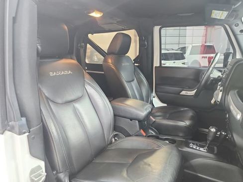 Used 2016 Jeep Wrangler Sahara w/ Connectivity Group AWD/4WD image 34