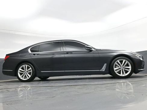 Used 2017 BMW 750i xDrive AWD/4WD image 31