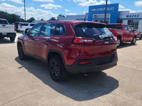 Used 2014 Jeep Cherokee Sport FWD image 8