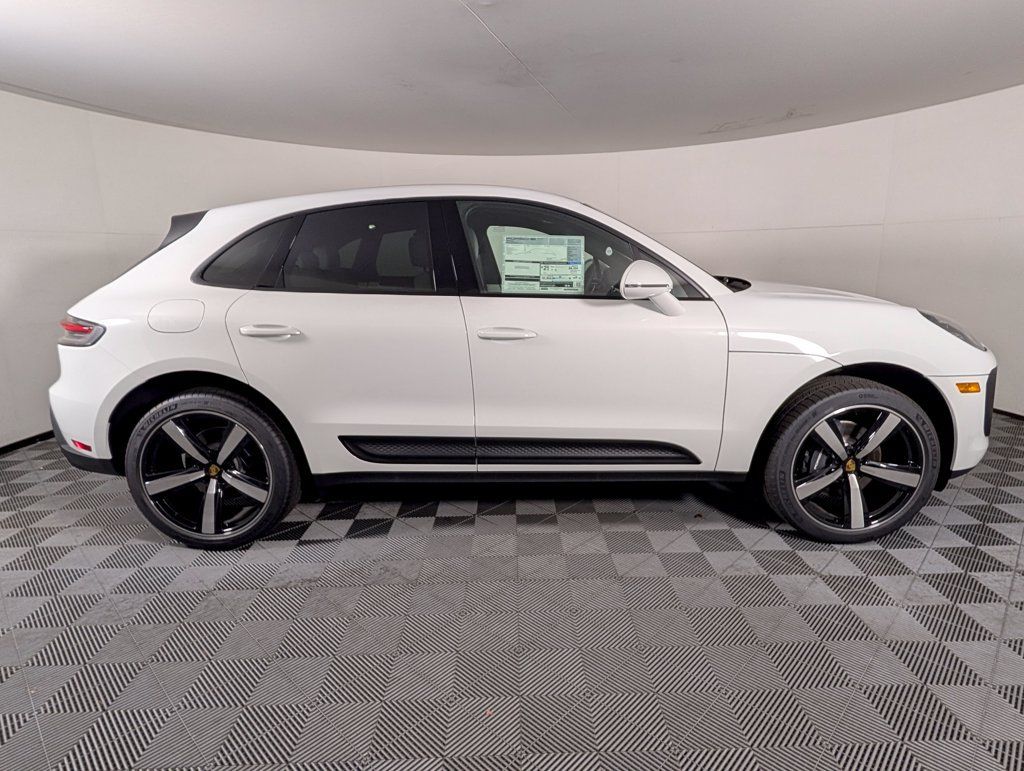 New 2026 Porsche Macan AWD/4WD image 8