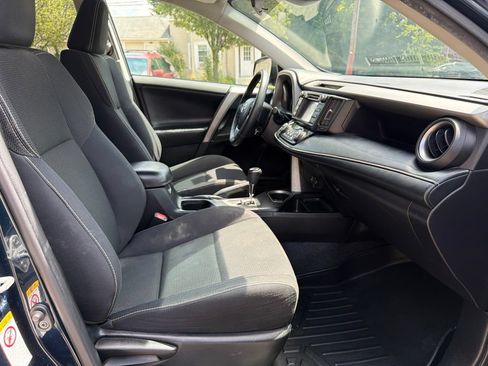Used 2018 Toyota RAV4 XLE FWD image 26