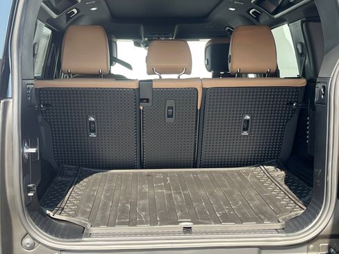 New 2026 Land Rover Defender 110 S image 27