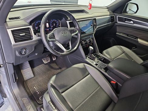 Certified 2021 Volkswagen Atlas Cross Sport SEL R-Line w/ Cross Sport MDO Package FWD image 11