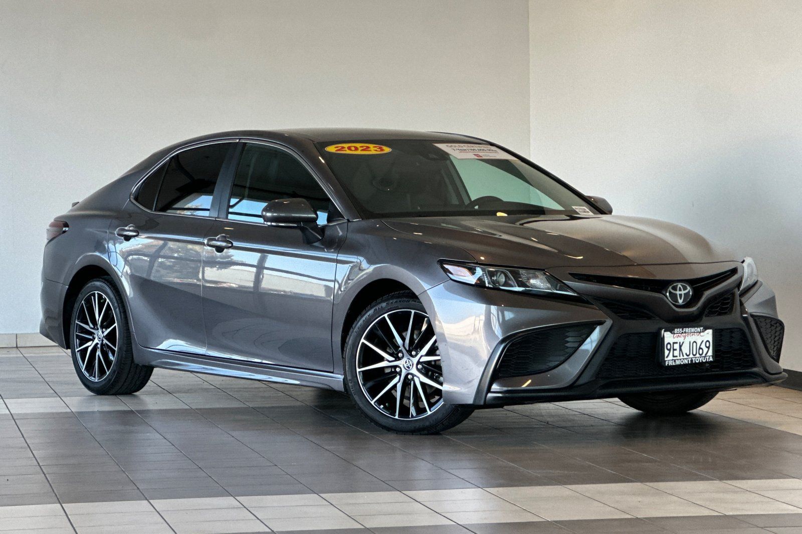 Certified 2023 Toyota Camry SE FWD image 2