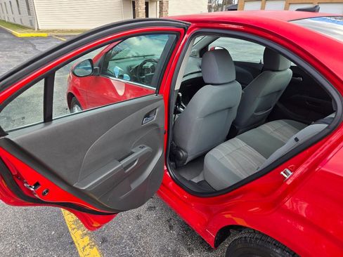 Used 2012 Chevrolet Sonic LT image 31