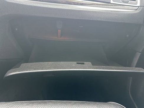 Used 2017 Chrysler 300 C w/ Safetytec Plus Group AWD/4WD image 19
