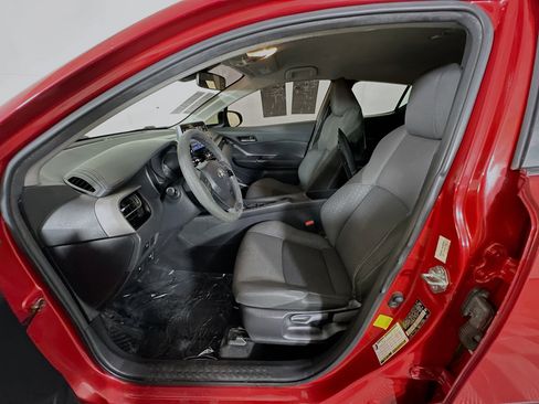 Used 2020 Toyota C-HR LE image 12