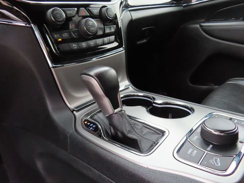 Certified 2020 Jeep Grand Cherokee Overland AWD/4WD image 22