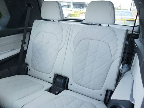 New 2026 BMW X7 xDrive40i w/ M Sport Package AWD/4WD image 19