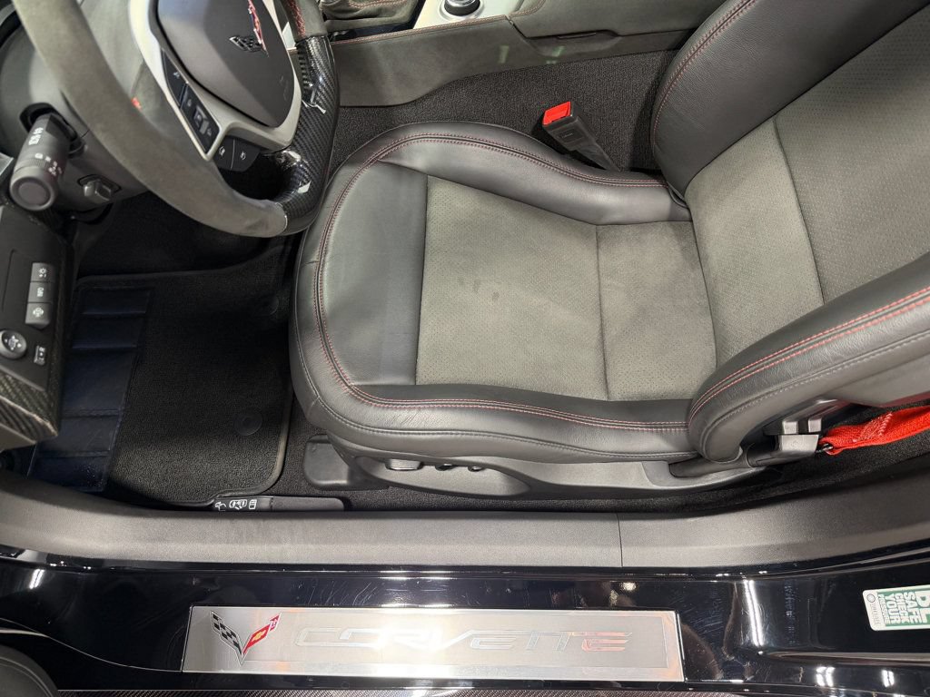 Used 2019 Chevrolet Corvette Z06 RWD image 12