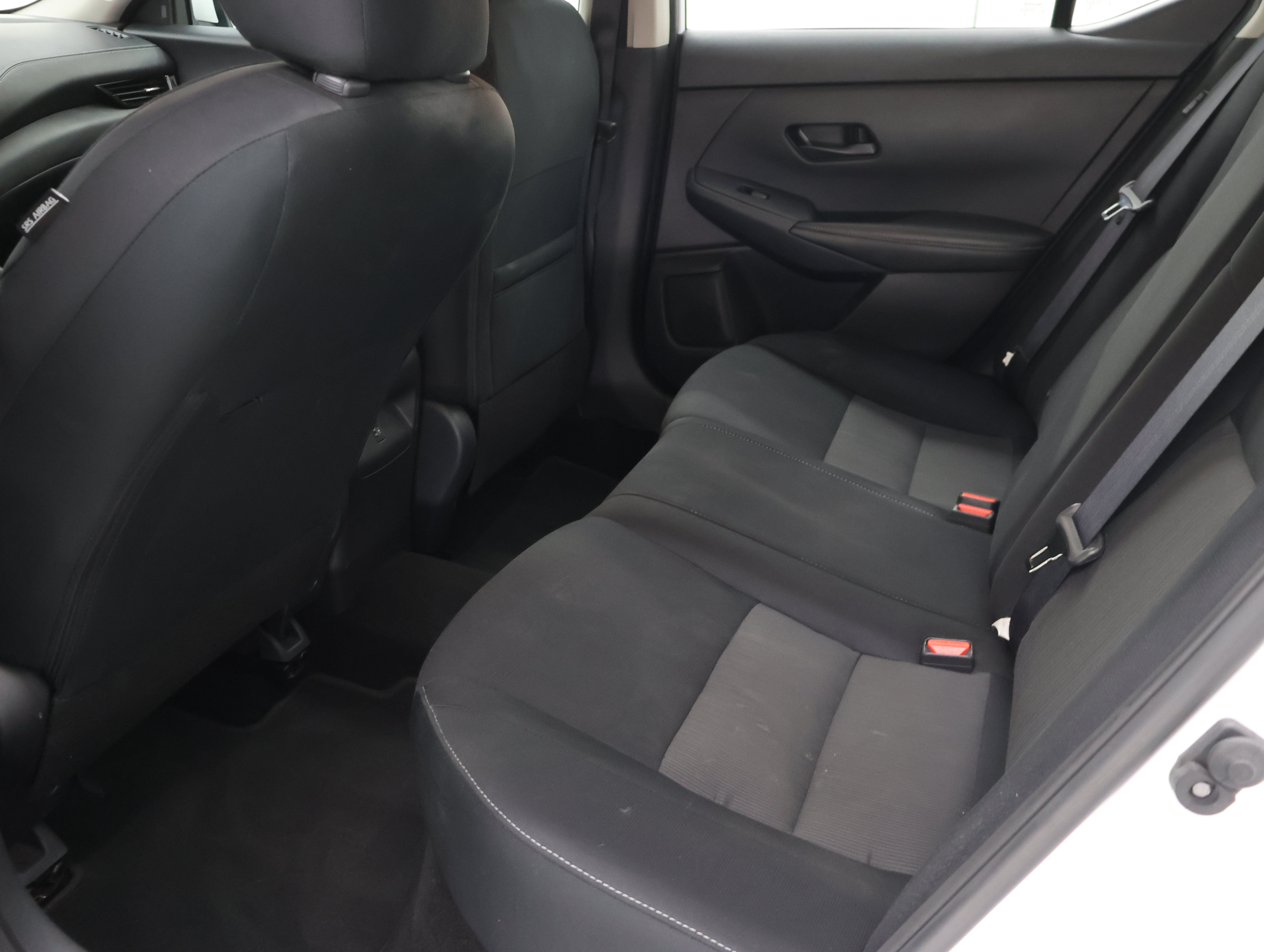 Used 2024 Nissan Sentra SV FWD image 9