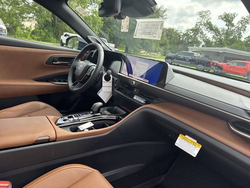 New 2025 Toyota Crown Signia w/ Advanced Technology Package image 37