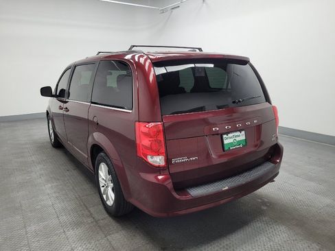 Used 2018 Dodge Grand Caravan SXT image 5