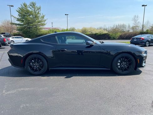 Used 2025 Ford Mustang GT Premium image 5
