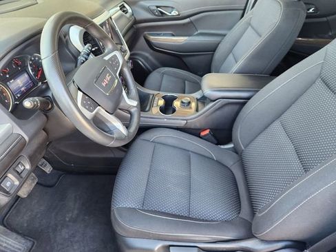 Used 2023 GMC Acadia SLE image 13