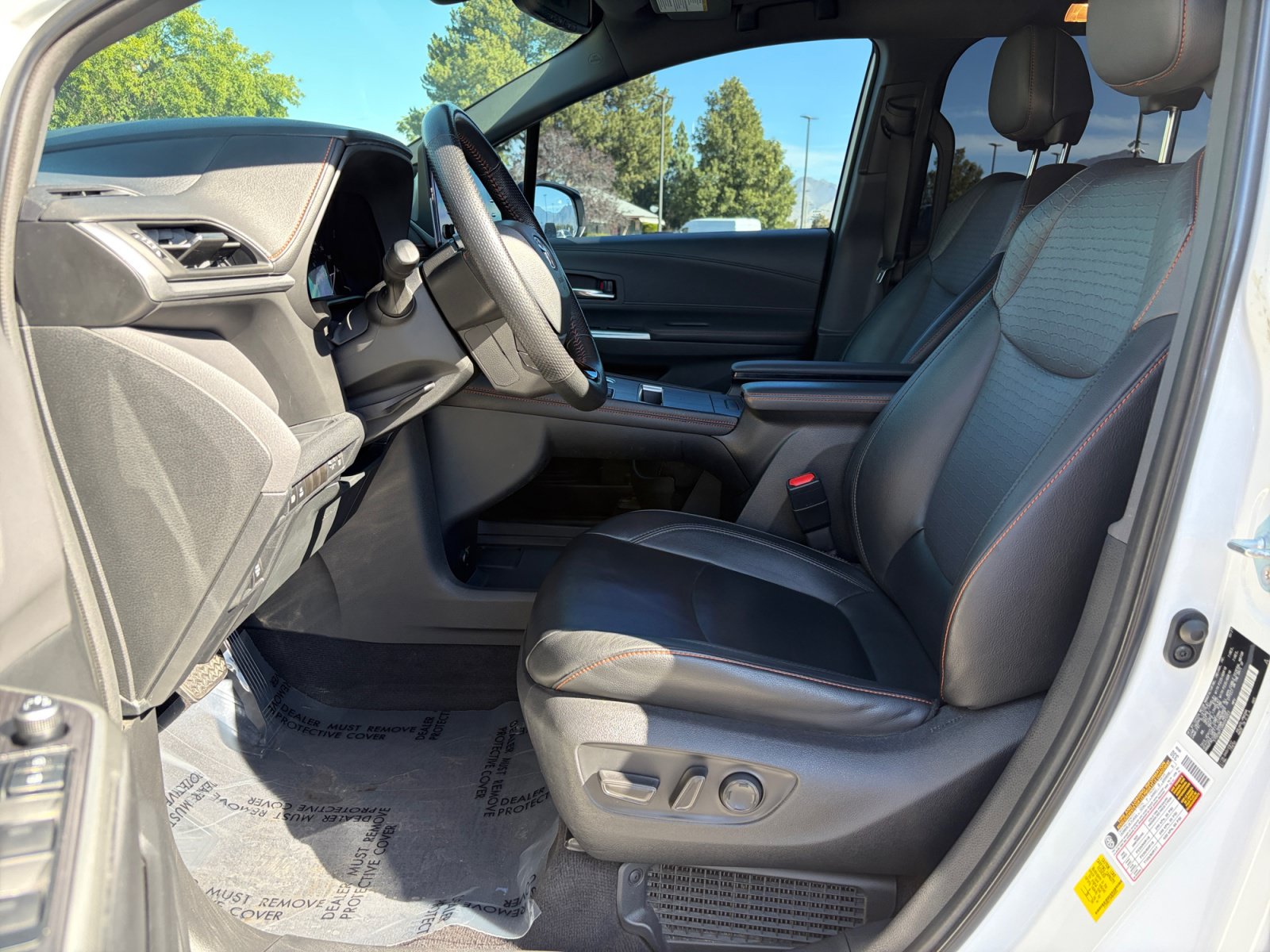 Certified 2022 Toyota Sienna XSE w/ XSE Plus Package AWD/4WD image 11