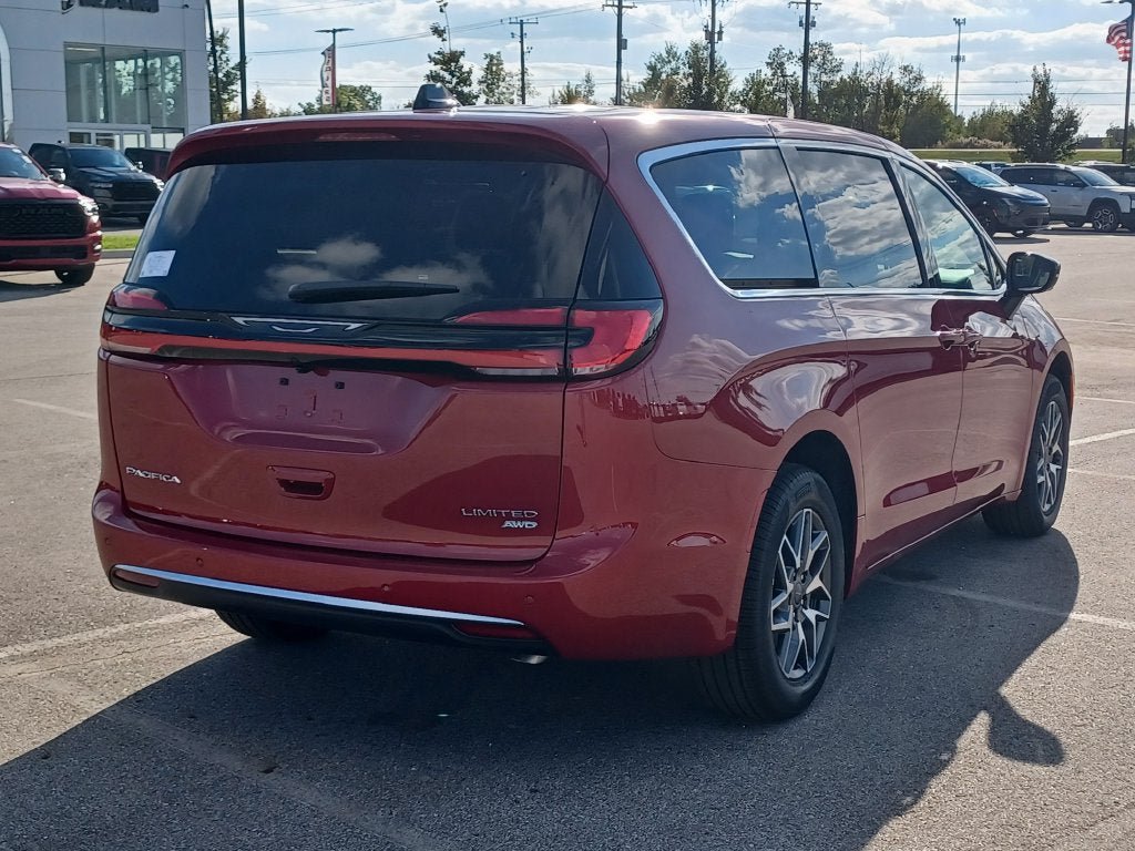 New 2027 Chrysler Pacifica Limited AWD/4WD image 4