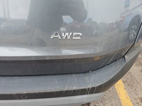 Used 2023 Nissan Rogue S image 5