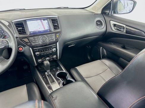 Used 2020 Nissan Pathfinder SL image 25