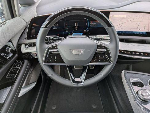New 2026 Cadillac Optiq Luxury 1 image 15