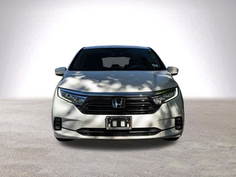 Used 2024 Honda Odyssey Touring image 3