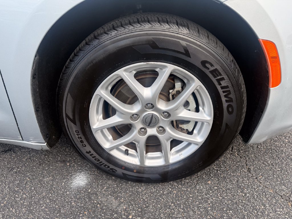 Used 2023 Chrysler Voyager LX FWD image 37