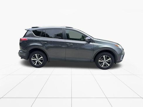 Used 2016 Toyota RAV4 XLE FWD image 9