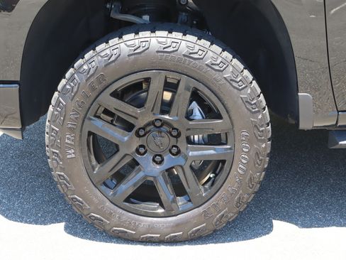 Used 2025 Chevrolet Silverado 1500 LT Trail Boss w/ Convenience Package II AWD/4WD image 42