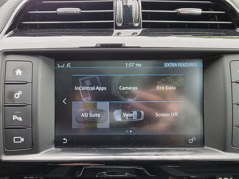 Used 2017 Jaguar F-PACE Premium image 21