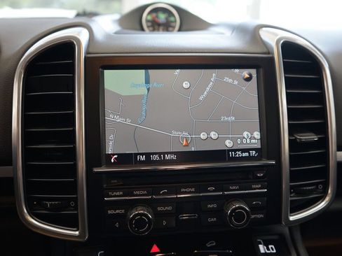 Used 2014 Porsche Cayenne S AWD/4WD image 7