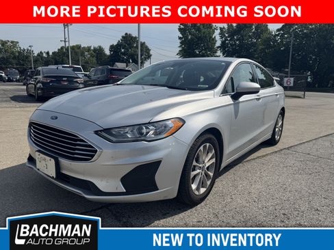 Used 2019 Ford Fusion SE FWD image 4