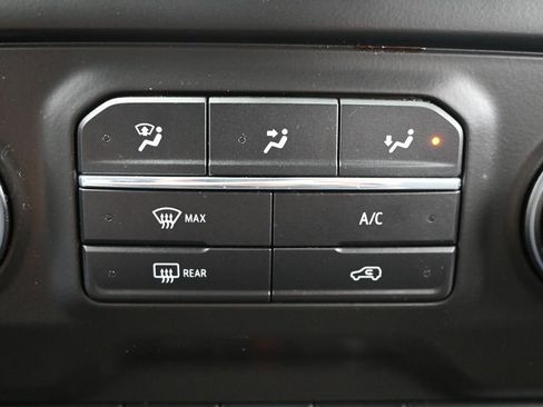 Used 2020 Chevrolet Silverado 1500 Custom w/ Custom Value Package AWD/4WD image 23