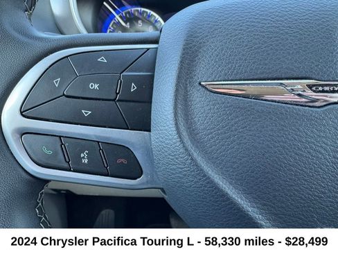 Used 2024 Chrysler Pacifica Touring-L image 12