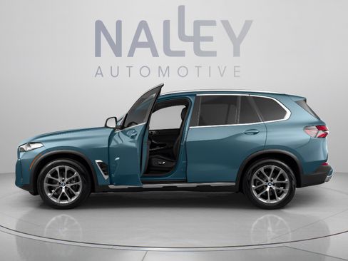 Used 2026 BMW X5 xDrive50e AWD/4WD image 3