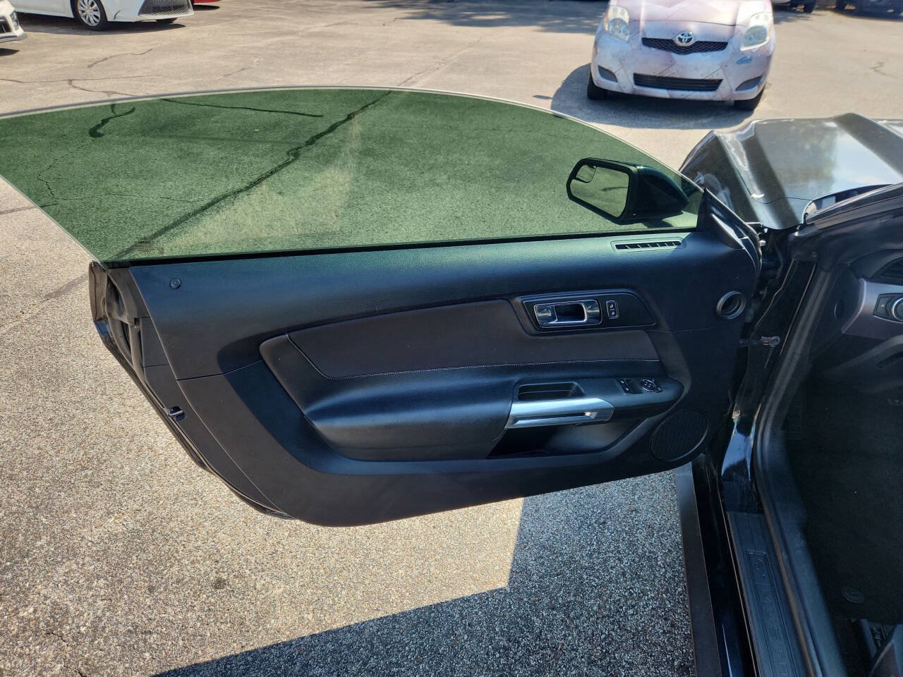 Used 2016 Ford Mustang Coupe RWD image 5